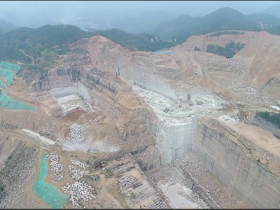 广西枫叶红荒料图3