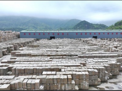 江西正鑫石材（金卡麦/菊花黄/黄锈石）荒料堆场图7