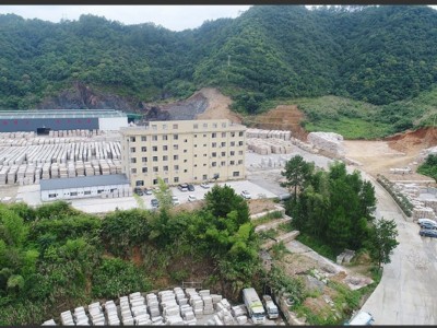 江西正鑫石材（金卡麦/菊花黄/黄锈石）荒料堆场图6