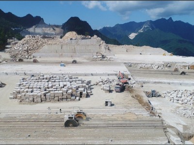 江西正鑫石材（金卡麦/菊花黄/黄锈石）荒料供应图6