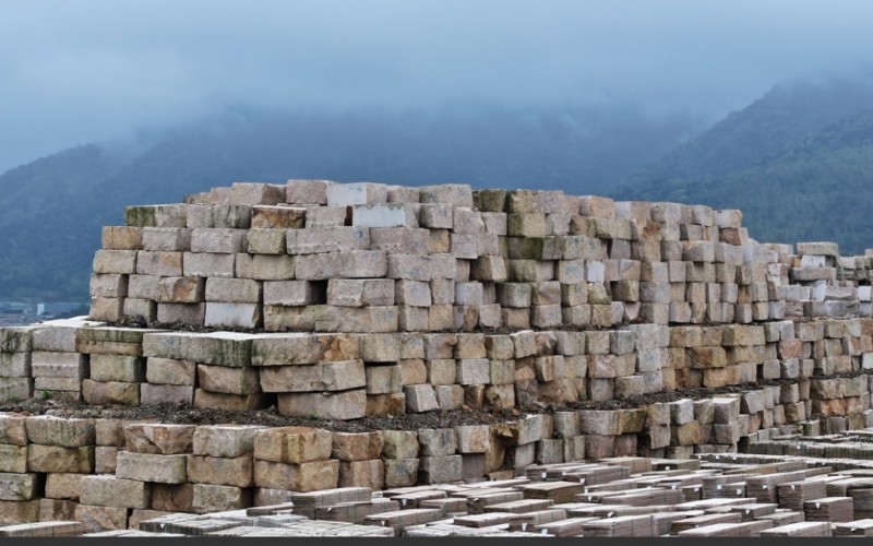 江西正鑫石材荒料堆场
