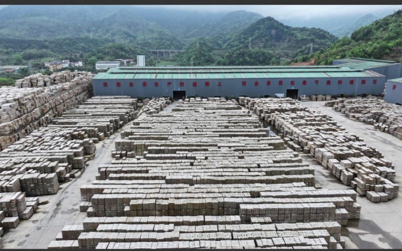 江西正鑫石材荒料堆场